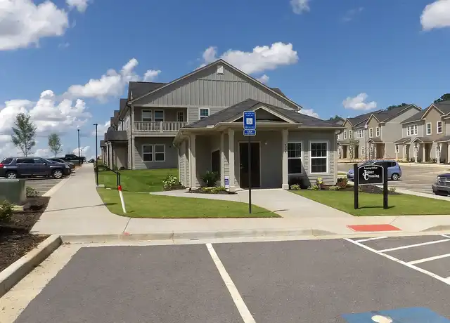 Property at Joiner Crossing Apartments - 724 Tarvin Cir, Grovetown, GA, 30813, 1 bed, 1 bath, [object Object]