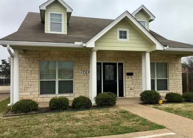Property at 1704 S 18th St, Waco, TX, 76706, 3 beds, 3.5 baths, [object Object]