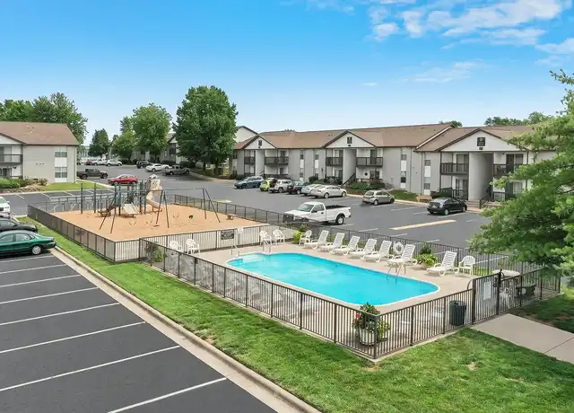Property at Hunters Glen - 1710 W Erie St, Springfield, MO, 65807, 1-2 bed, 1-2 bath, [object Object]