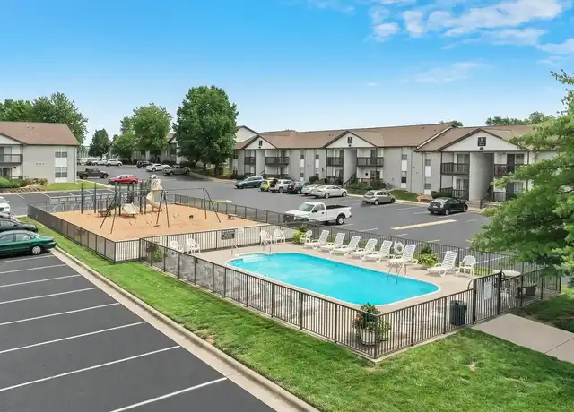 Property at Hunters Glen - 1710 W Erie St, Springfield, MO, 65807, 1 bed, 1 bath, [object Object]