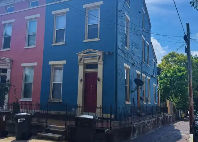 Property at 205 W 11th St, Covington, KY, 41011, 3 beds, 2 baths, [object Object]