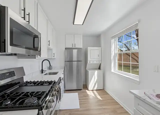 Property at ReNew Howard Crossing - 8732 Town and Country Blvd, Ellicott City, MD, 21043, 1-2 bed, 1 bath, [object Object]