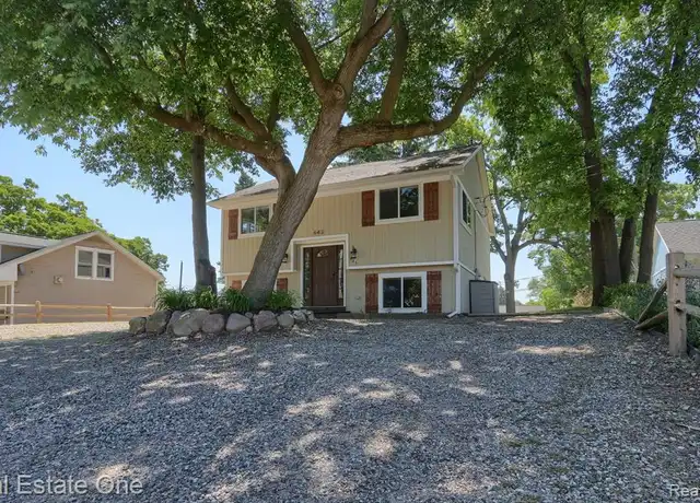 Property at 643 Detroit Ave, Lake Orion, MI, 48362, 3 beds, 2 baths, [object Object]