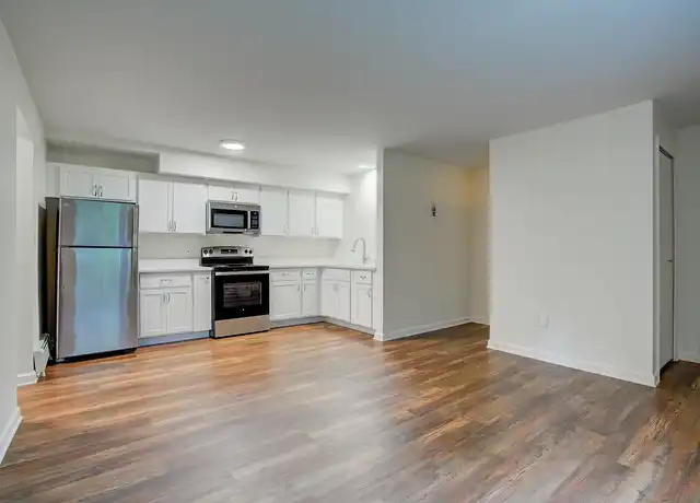 Property at Arbor Hills Apartments - 2011 Huron Pkwy, Ann Arbor, MI, 48104, 2 beds, 1 bath, [object Object]