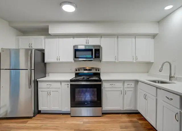 Photo of 2011 Huron Pkwy, Ann Arbor, MI 48104