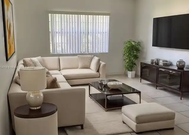 Property at 4775 NW 9th Dr, Plantation, FL, 33317, 1 bed, 1 bath, [object Object]