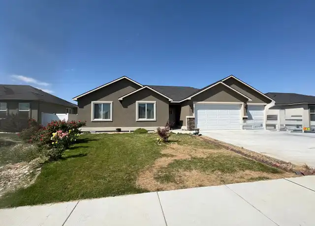 Property at 829 Q St SW, Quincy, WA, 98848, 4 beds, 2 baths, [object Object]