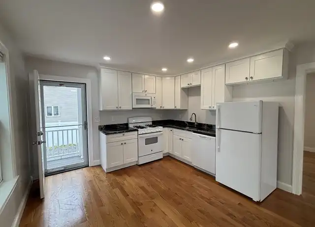 Property at 160 Bow St Unit 1, Everett, MA, 02149, 3 beds, 1 bath, [object Object]