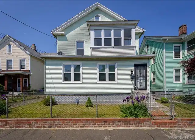 Property at 137 Deacon St, Bridgeport, CT, 06607, 3 beds, 1 bath, [object Object]