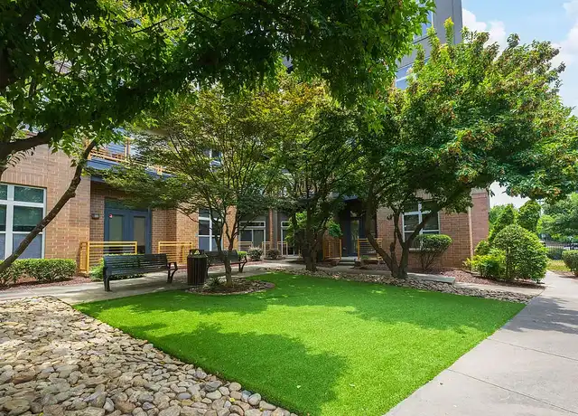 Property at Elizabeth Square Apartments - 730 Hawthorne Ln, Charlotte, NC, 28204, 1-2 bed, 1-2 bath, [object Object]