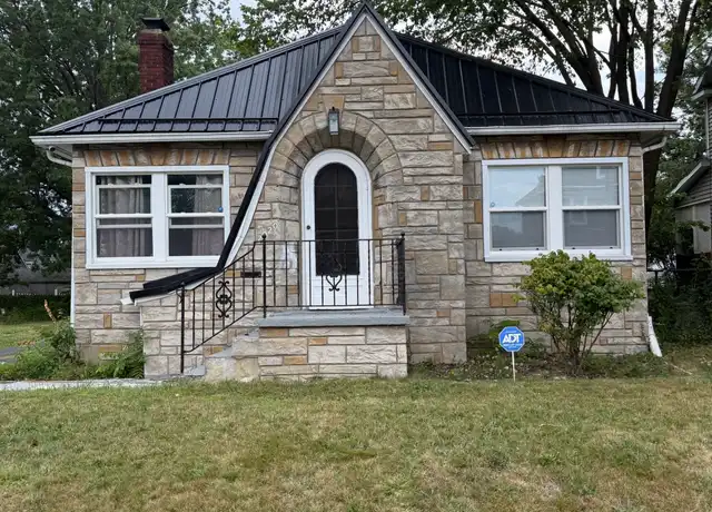 Property at 2020 13th St SW Unit 3, Akron, OH, 44314, 1 bed, 1 bath, [object Object]