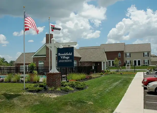 Property at Brookfield Village Apartments - 1950 Sandy Lake Dr, Grove City, OH, 43123, 1-2 bed, 1-2 bath, [object Object]