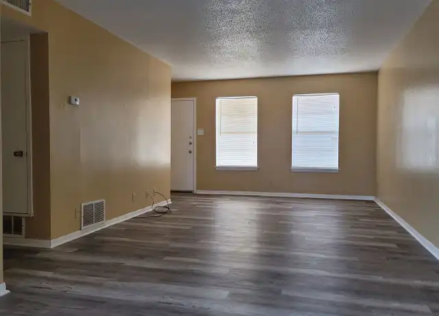 Property at 2001 Brady Ave Unit 204, Brownwood, TX, 76801, 2 beds, 1 bath, [object Object]