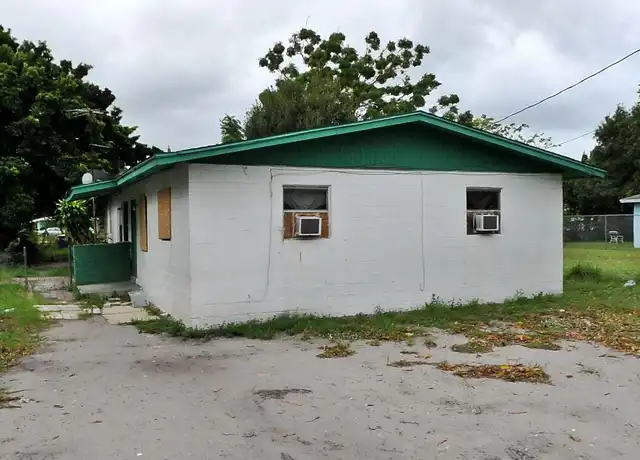 Property at 1405 Edgewood Ter, Fort Pierce, FL, 34950, 2 beds, 1 bath, [object Object]