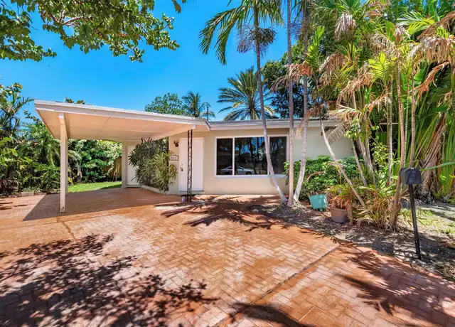 Property at 901 SE 14th Dr, Deerfield Beach, FL, 33441, 2 beds, 2 baths, [object Object]