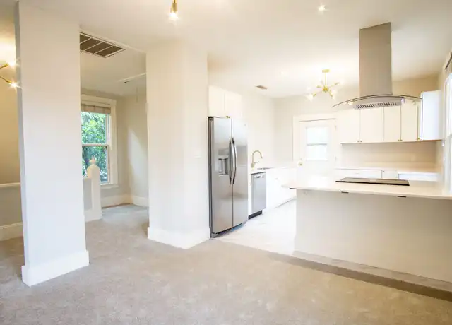 Property at 1823 NE Weidler St Unit B, Portland, OR, 97232, 2 beds, 1 bath, [object Object]