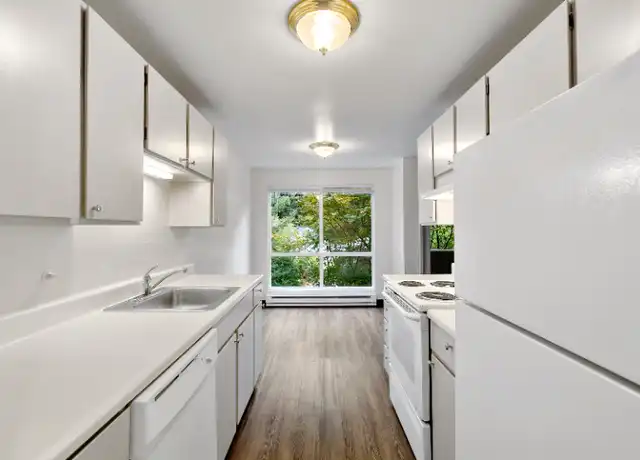 Property at 12520 Roosevelt Way NE Unit 403, Seattle, WA, 98125, 2 beds, 2 baths, [object Object]