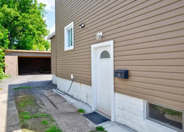 Property at 1702 McMinn St Unit 2, Aliquippa, PA, 15001, 2 beds, 1 bath, [object Object]