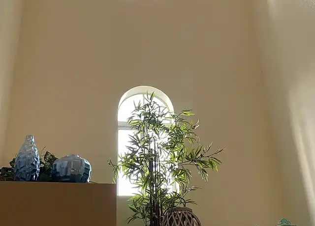 Property at York Villa Apartments - 4770 York Blvd, Los Angeles, CA, 90042, 1 bed, 1 bath, [object Object]