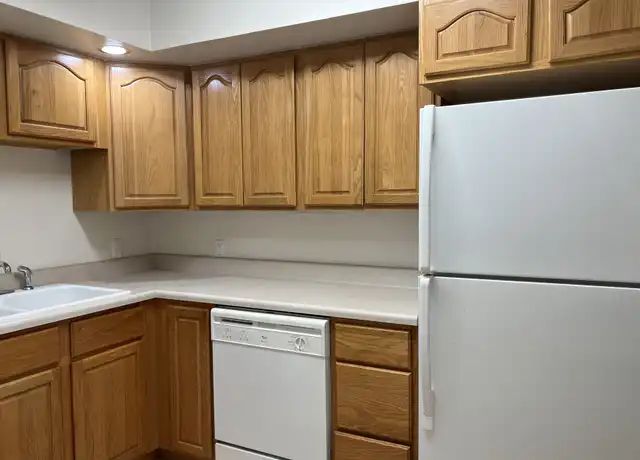 Property at 902 Wraywood Dr Unit 112, Fort Dodge, IA, 50501, 1 bed, 1 bath, [object Object]