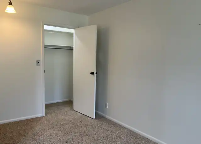 Property at 902 Wraywood Dr Unit 112, Fort Dodge, IA, 50501, 1 bed, 1 bath, [object Object]