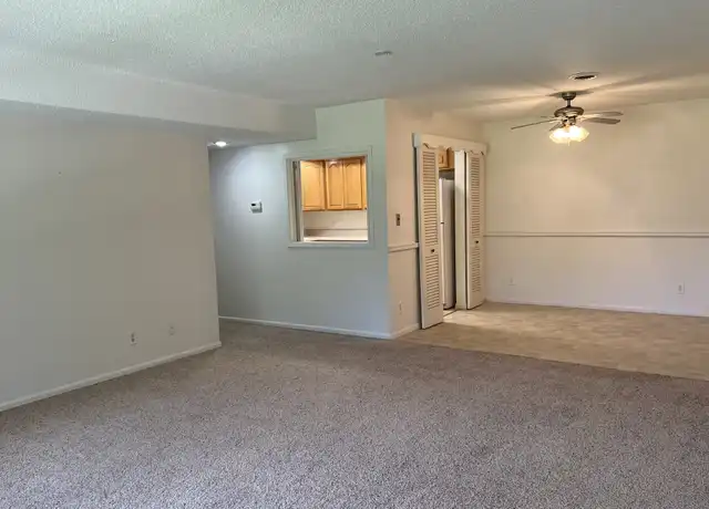 Property at 902 Wraywood Dr Unit 112, Fort Dodge, IA, 50501, 1 bed, 1 bath, [object Object]