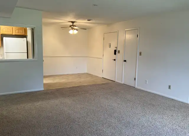 Property at 902 Wraywood Dr Unit 112, Fort Dodge, IA, 50501, 1 bed, 1 bath, [object Object]
