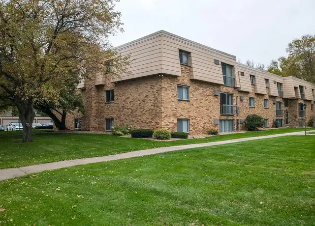 Property at St. Cloud Terrace - 825 9th Ave S, Saint Cloud, MN, 56301, 1 bed, 1 bath, [object Object]