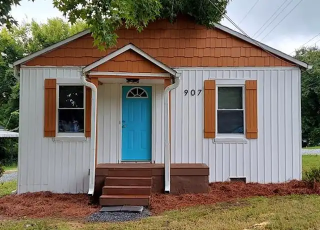Property at 907 Old Thomasville Rd, High Point, NC, 27260, 2 beds, 1 bath, [object Object]