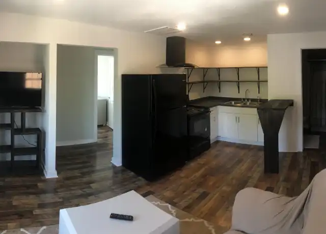 Property at 133 E Main St Unit C, Beckley, WV, 25801, 1 bed, 1 bath, [object Object]