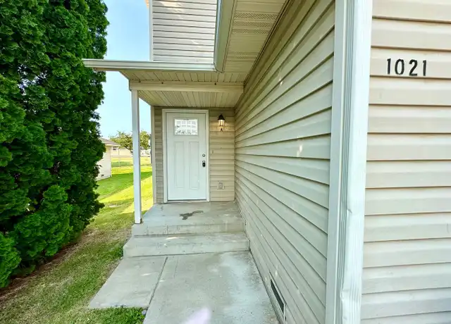 Property at 1021 E 19th Ave Unit A, Ellensburg, WA, 98926, 3 beds, 2 baths, [object Object]