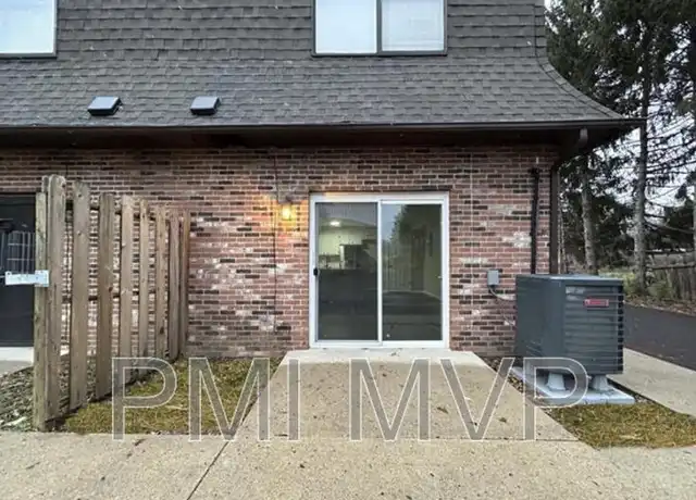 Property at 2026 Noe Bixby Rd, Columbus, OH, 43232, 2 beds, 1 bath, [object Object]