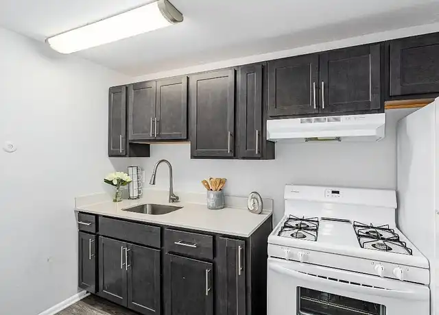 Property at Olney Plaza - 630 W Fisher Ave, Philadelphia, PA, 19120, 2 beds, 1 bath, [object Object]
