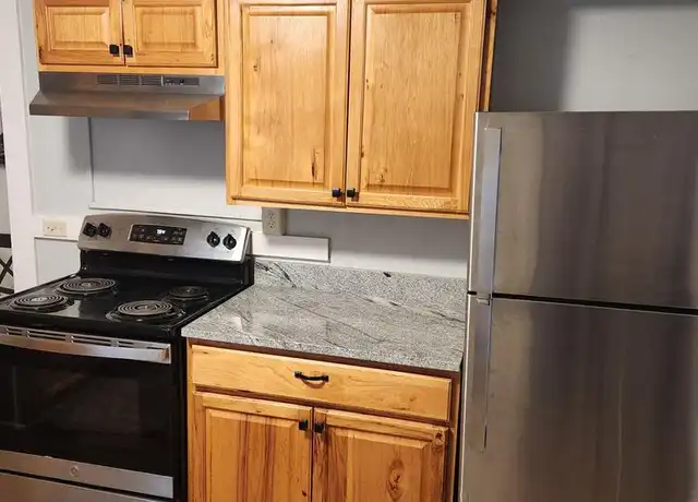 Property at 17 George St Unit 3, Bangor, ME, 04401, 1 bed, 1 bath, [object Object]