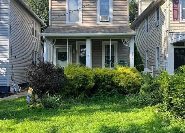 Property at 607 Cinnaminson St, Riverton, NJ, 08077, 3 beds, 1 bath, [object Object]
