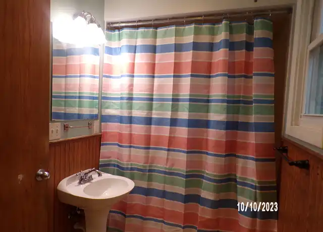 Property at 1117 Hammond Ave Unit 1, Superior, WI, 54880, 1 bed, 1 bath, [object Object]