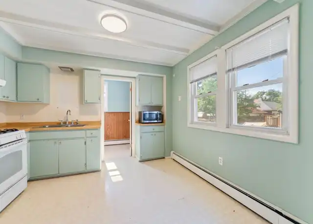 Property at 1117 Hammond Ave Unit 1, Superior, WI, 54880, 1 bed, 1 bath, [object Object]