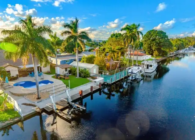 Property at 4732 SW 35th Ave, Fort Lauderdale, FL, 33312, 5 beds, 4 baths, [object Object]