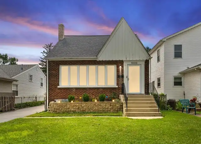 Property at 1030 Graceland Ave, Des Plaines, IL, 60016, 2 beds, 1.5 baths, [object Object]