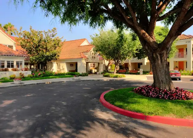 Property at 2700 E Ponderosa Dr Unit 101, Camarillo, CA, 93010, 1 bed, 1 bath, [object Object]