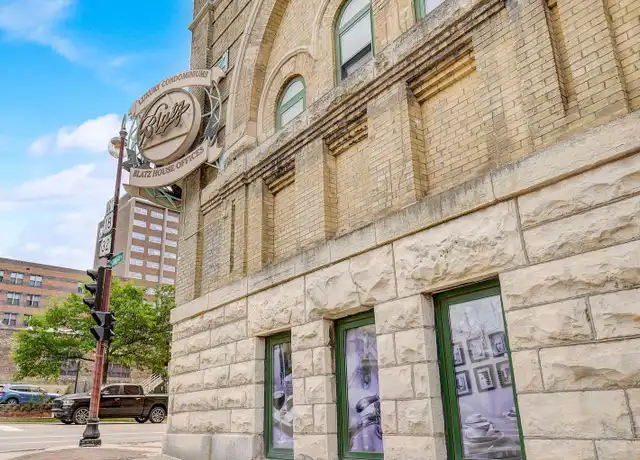 Property at 270 E Highland Ave #1046, Milwaukee, WI, 53202, 2 beds, 1.5 baths, [object Object]