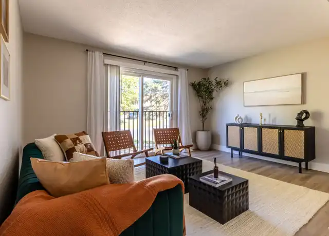Property at The Grove Apartments - 1526 W Candletree Dr, Peoria, IL, 61614, 1-3 bed, 1-2 bath, [object Object]