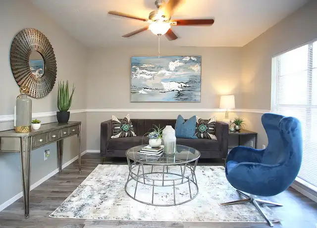 Property at Mountain Creek Apartments - 5821 Bonnie View Rd, Dallas, TX, 75241, 1 bed, 1 bath, [object Object]