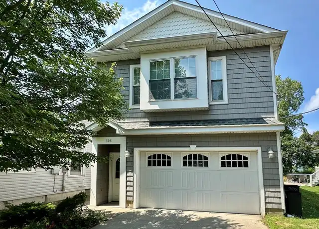 Property at 808 W 2nd St Unit 2, Erie, PA, 16507, 2 beds, 2 baths, [object Object]