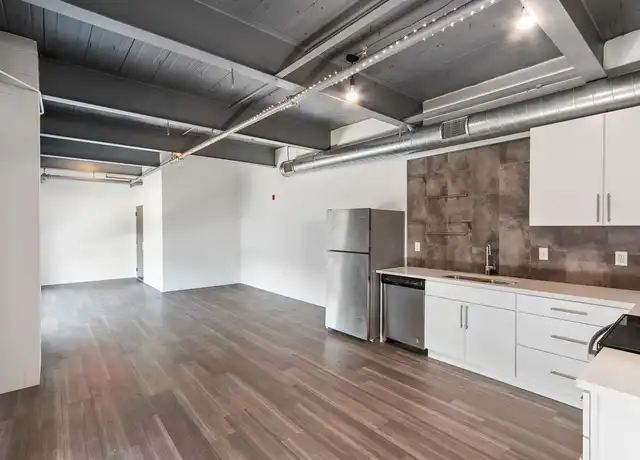 Property at 1108 E 30th St Unit ST310, Kansas City, MO, 64109, 1 bed, 1 bath, [object Object]