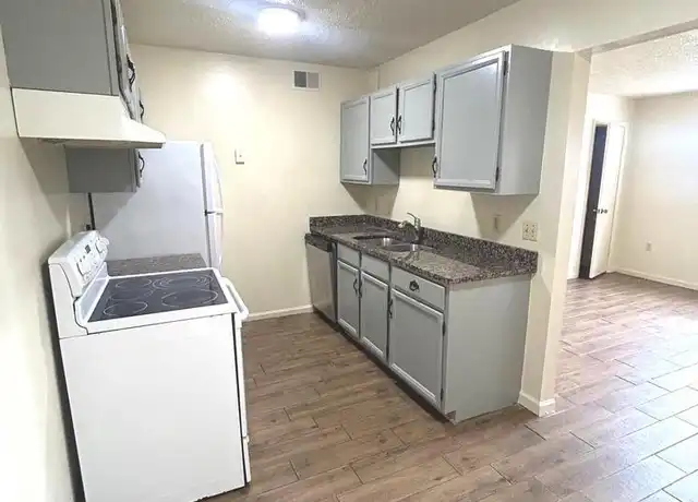 Property at 2401 Papermill Rd Unit MULTIPLE UNITS, Winchester, VA, 22601, 2 beds, 1 bath, [object Object]