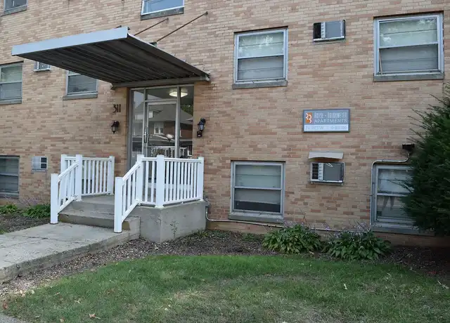 Property at Clark Street Apartments by Royse + Brinkmeyer - 307 W Clark St, Champaign, IL, 61820, 2 beds, 1 bath, [object Object]