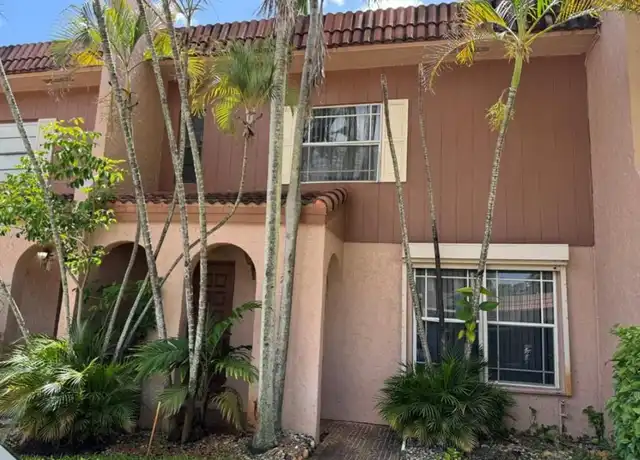 Property at 25 Laredo Pl, Davie, FL, 33324, 2 beds, 2.5 baths, [object Object]