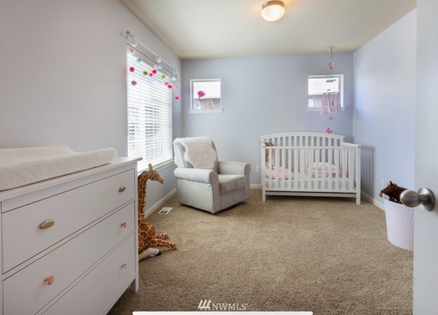Photo of 802 Panorama Rdg, Mount Vernon, WA 98273
