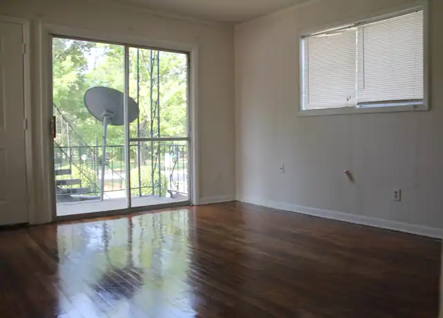 Property at 670 Georgia Ave Unit 4, Forest Park, GA, 30297, 2 beds, 1 bath, [object Object]